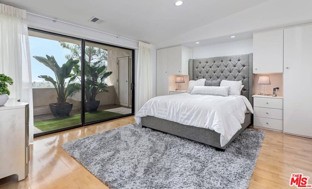 2183 Century Woods Way, Los Angeles CA  90067-6308 exterior