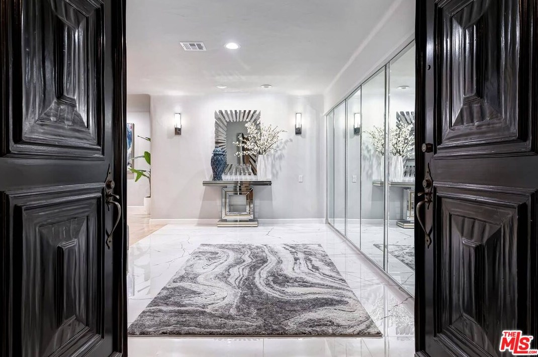 2183 Century Woods Way, Los Angeles CA  90067-6308 exterior