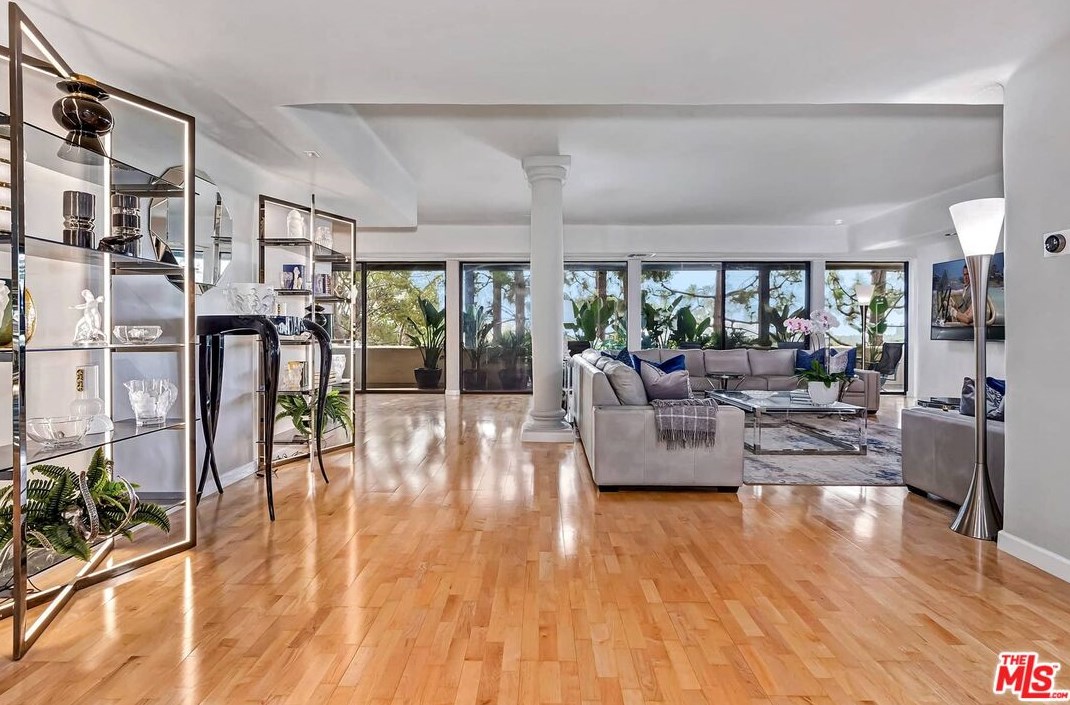 2183 Century Woods Way, Los Angeles CA  90067-6308 exterior
