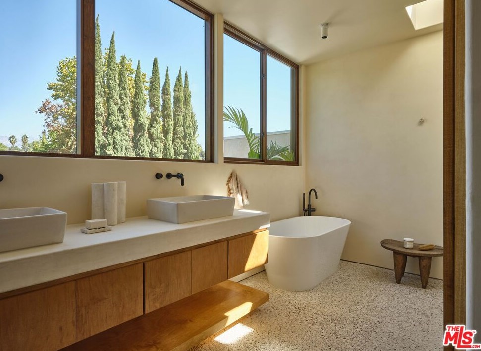 4861 Wiota St, Los Angeles CA  90041-2452 exterior