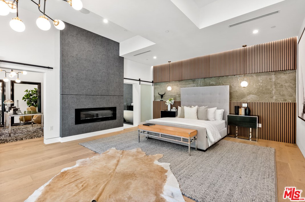 3424 Troy Dr, Los Angeles CA  90068-1436 exterior