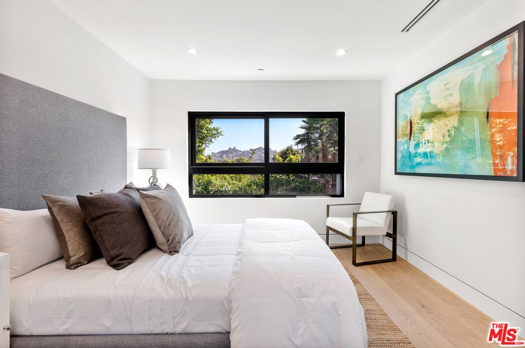 3424 Troy Dr, Los Angeles CA  90068-1436 exterior