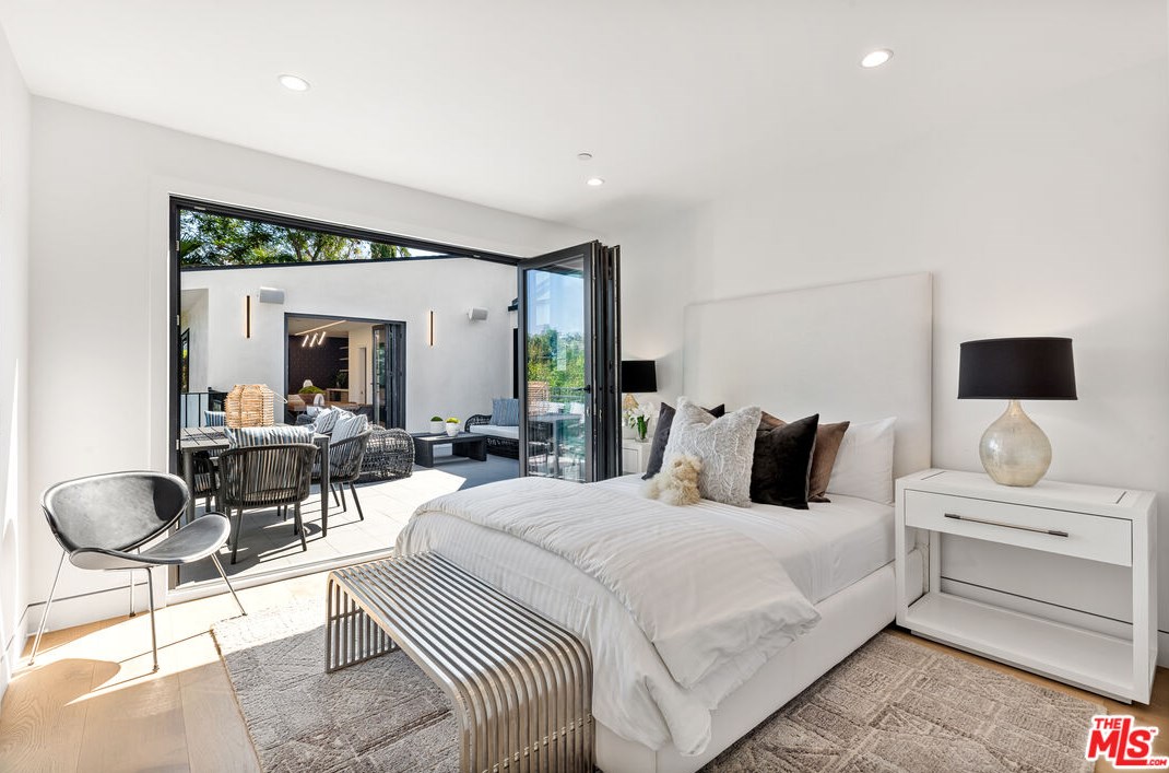 3424 Troy Dr, Los Angeles CA  90068-1436 exterior
