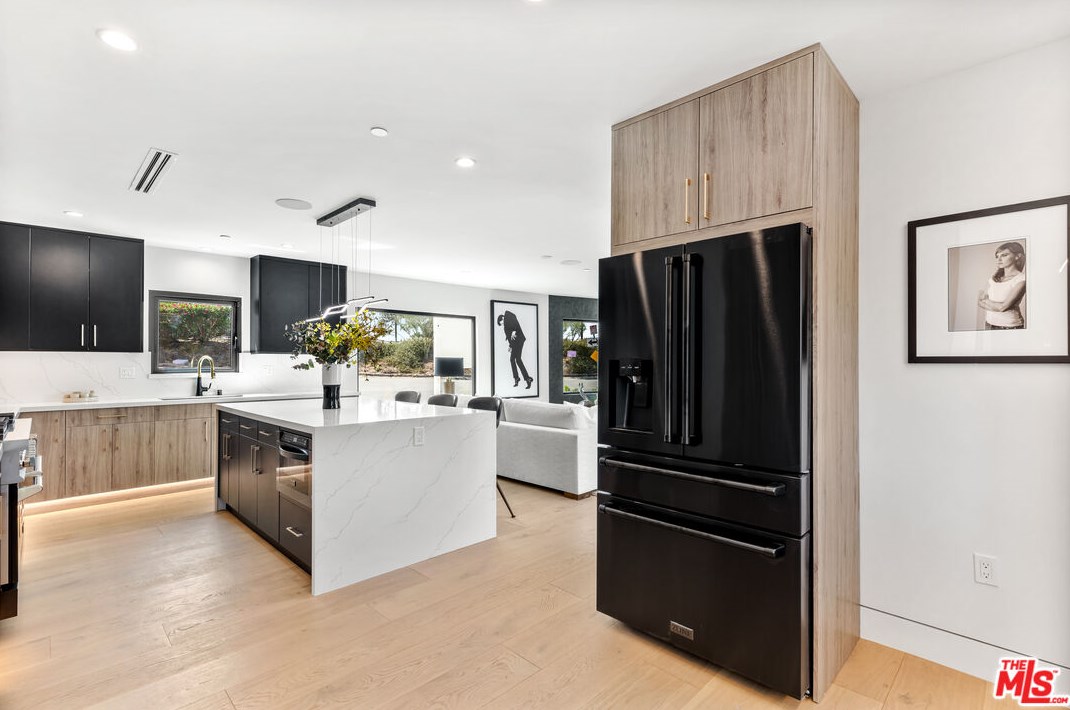 3424 Troy Dr, Los Angeles CA  90068-1436 exterior