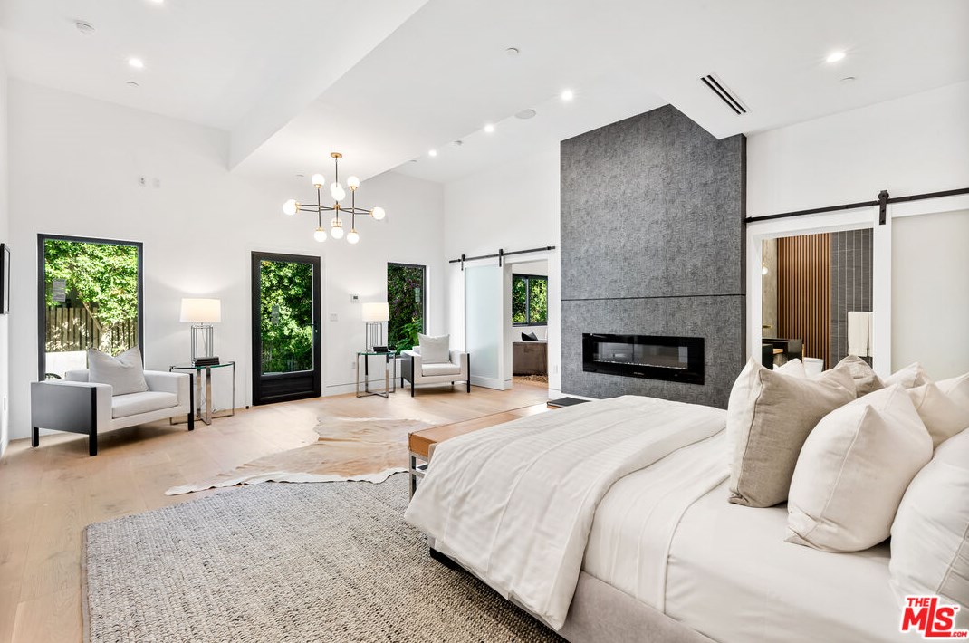 3424 Troy Dr, Los Angeles CA  90068-1436 exterior
