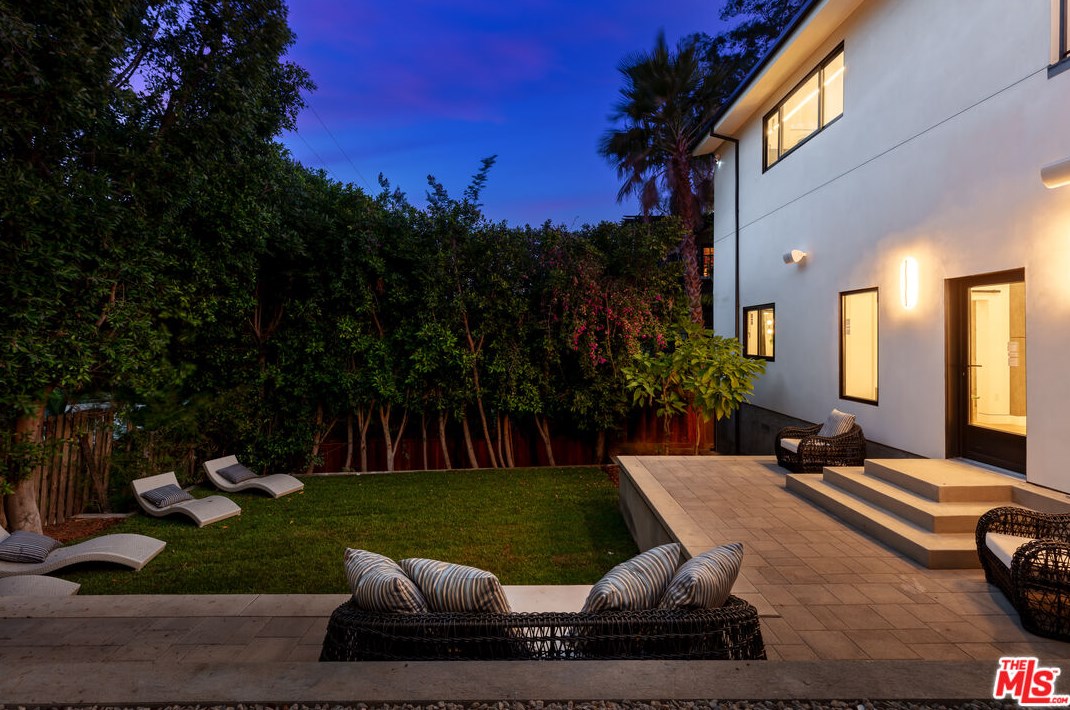 3424 Troy Dr, Los Angeles CA  90068-1436 exterior
