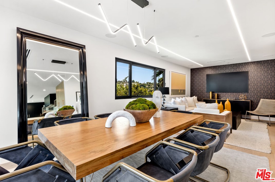 3424 Troy Dr, Los Angeles CA  90068-1436 exterior