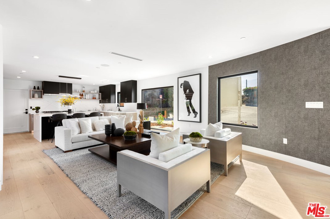 3424 Troy Dr, Los Angeles CA  90068-1436 exterior