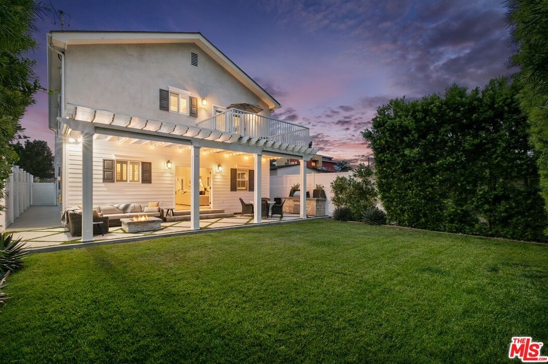 12302 Allin St, Los Angeles CA  90230-5809 exterior