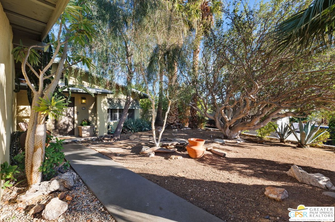 12950 Deodar Ave, Desert Hot Springs CA  92240-6653 exterior