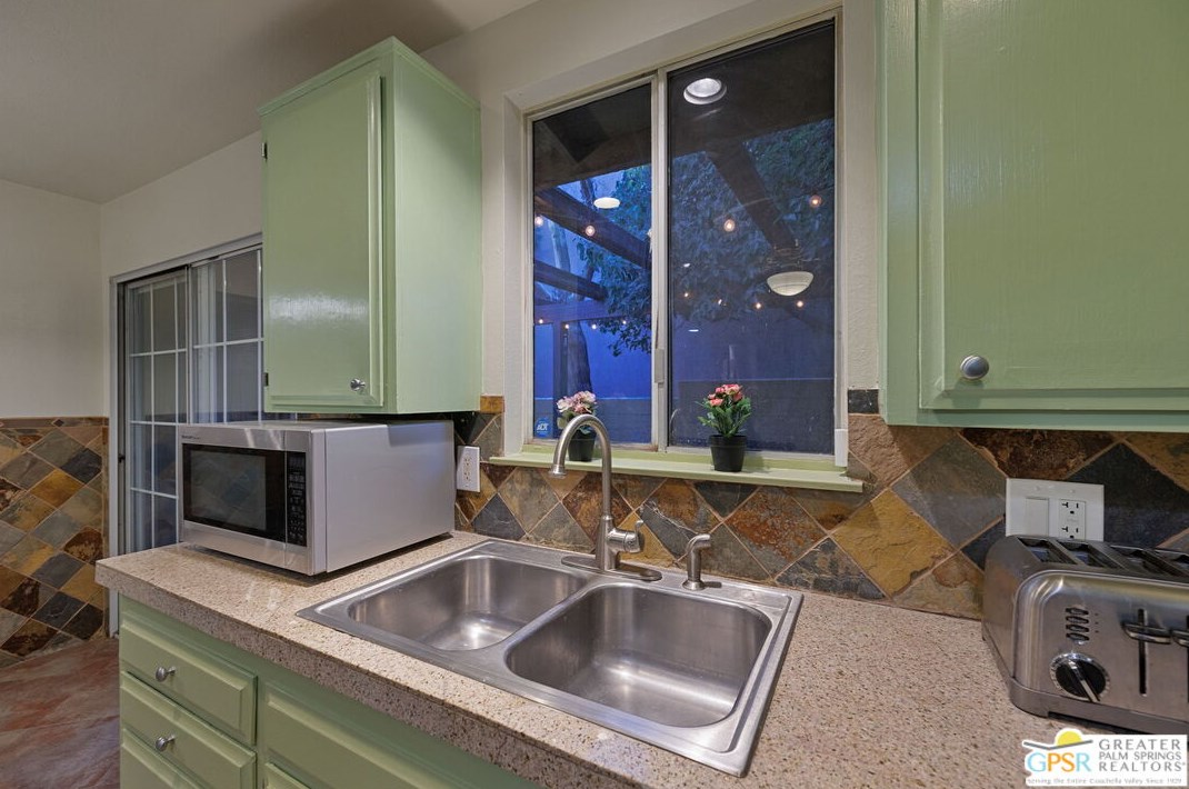 12950 Deodar Ave, Desert Hot Springs CA  92240-6653 exterior