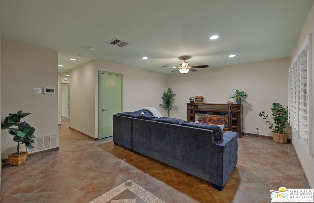 12950 Deodar Ave, Desert Hot Springs CA  92240-6653 exterior