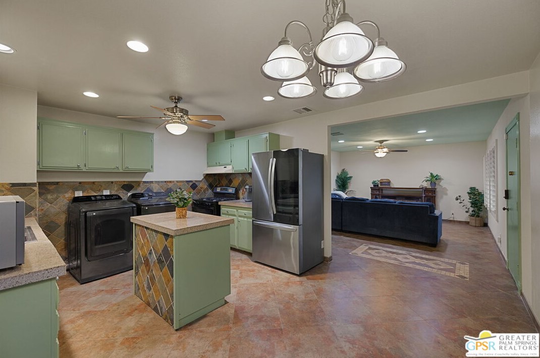 12950 Deodar Ave, Desert Hot Springs CA  92240-6653 exterior