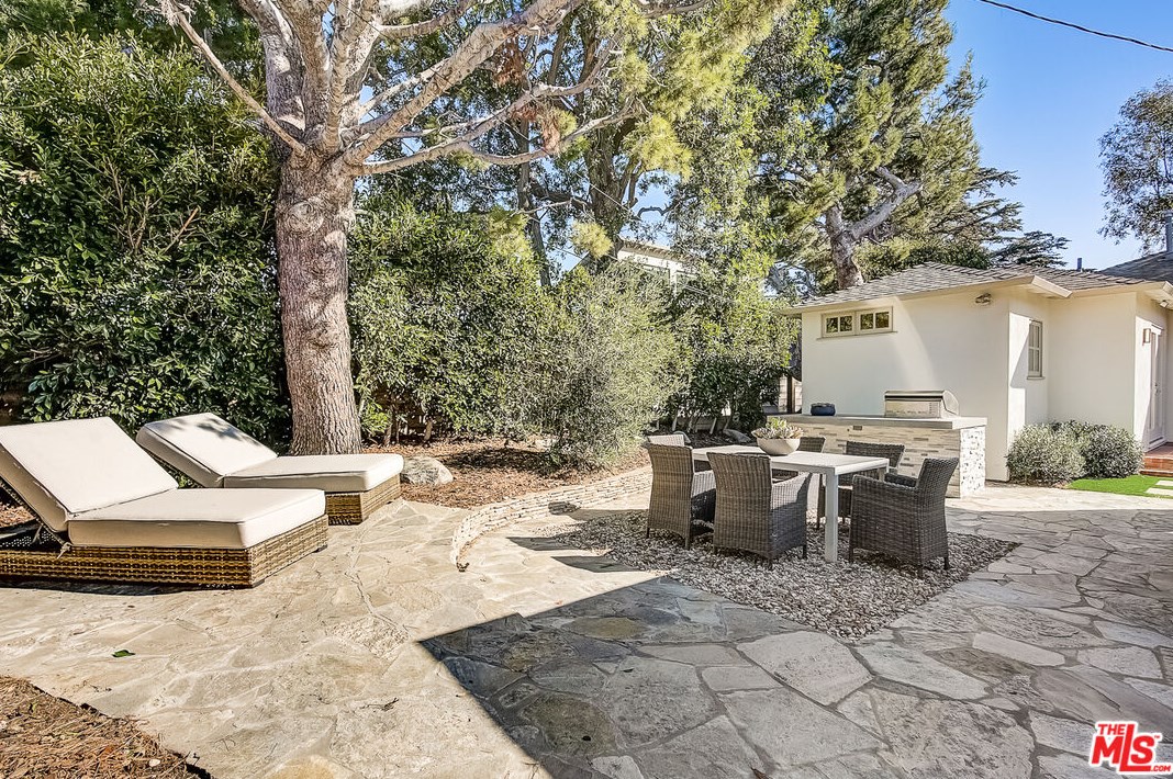 12627 Rose Ave, Los Angeles CA  90066-1519 exterior