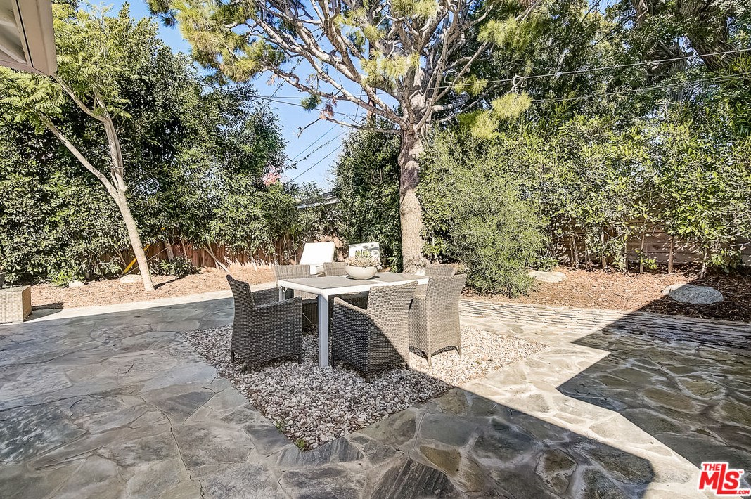 12627 Rose Ave, Los Angeles CA  90066-1519 exterior