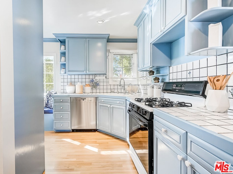 12627 Rose Ave, Los Angeles CA  90066-1519 exterior