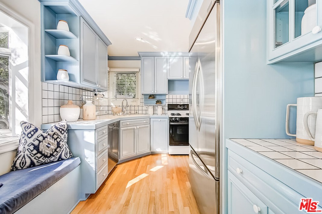 12627 Rose Ave, Los Angeles CA  90066-1519 exterior