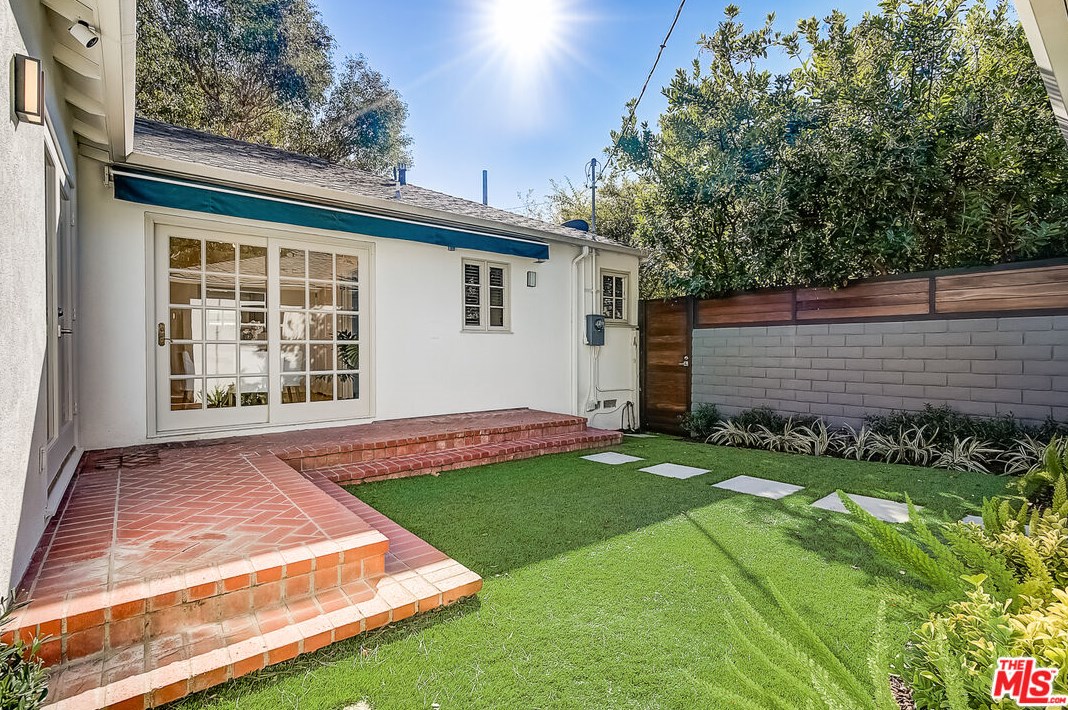 12627 Rose Ave, Los Angeles CA  90066-1519 exterior