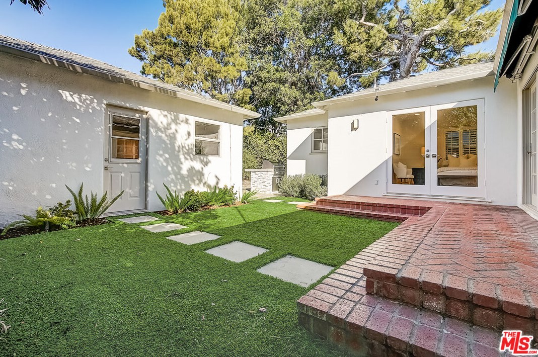 12627 Rose Ave, Los Angeles CA  90066-1519 exterior