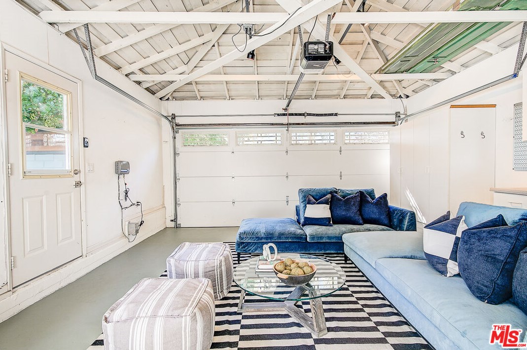 12627 Rose Ave, Los Angeles CA  90066-1519 exterior