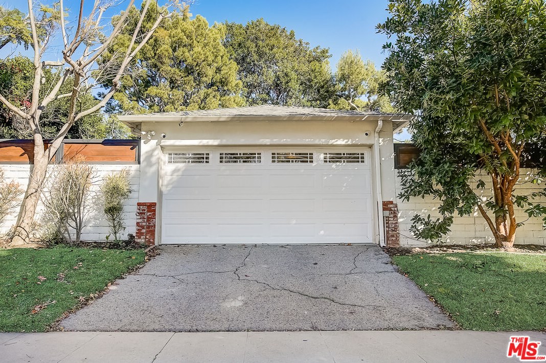 12627 Rose Ave, Los Angeles CA  90066-1519 exterior