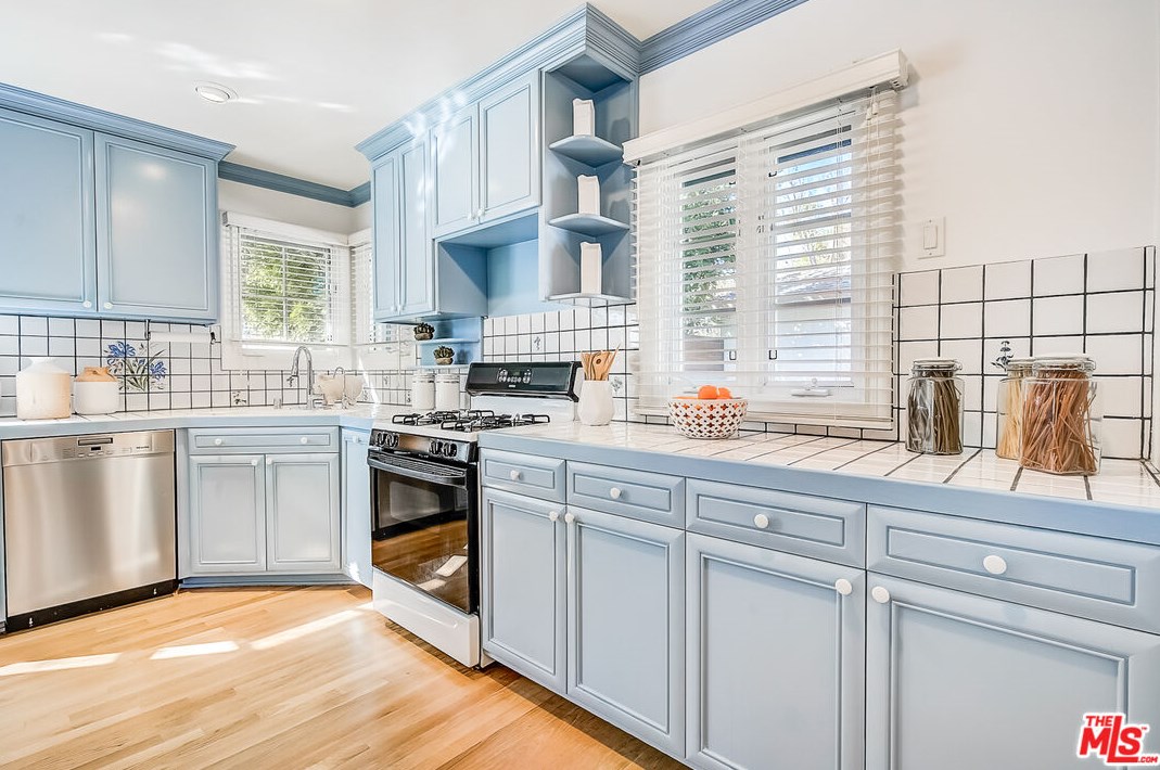 12627 Rose Ave, Los Angeles CA  90066-1519 exterior