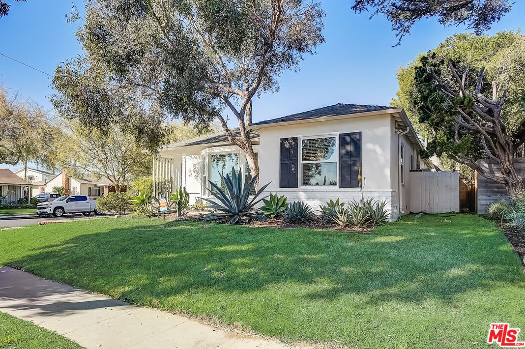 12627 Rose Ave, Los Angeles CA  90066-1519 exterior