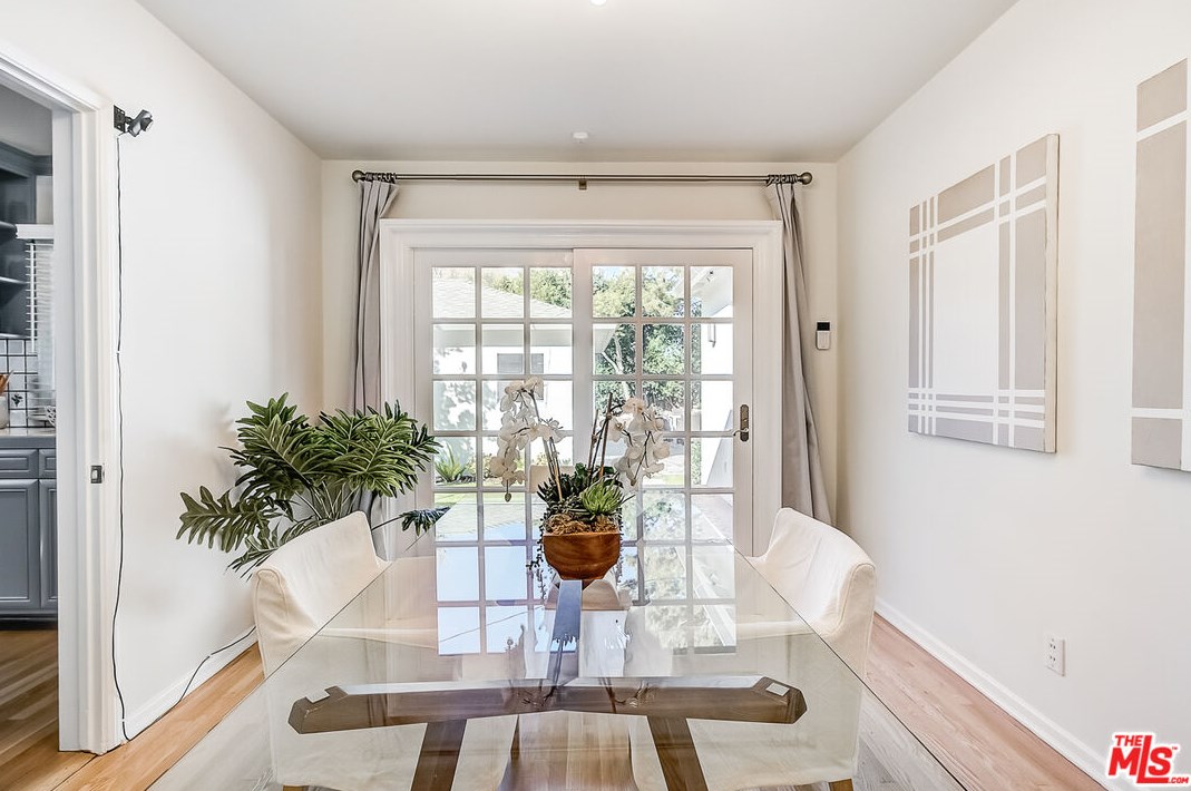 12627 Rose Ave, Los Angeles CA  90066-1519 exterior