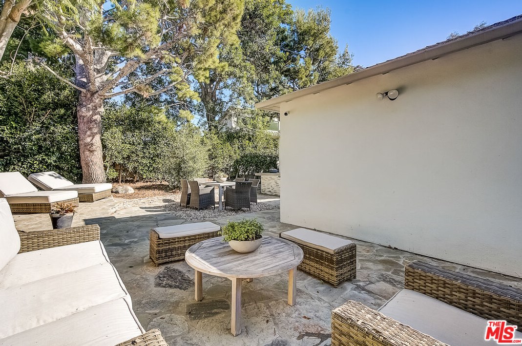 12627 Rose Ave, Los Angeles CA  90066-1519 exterior