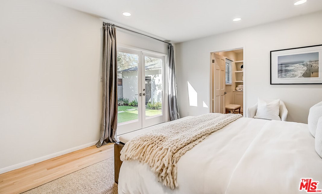 12627 Rose Ave, Los Angeles CA  90066-1519 exterior