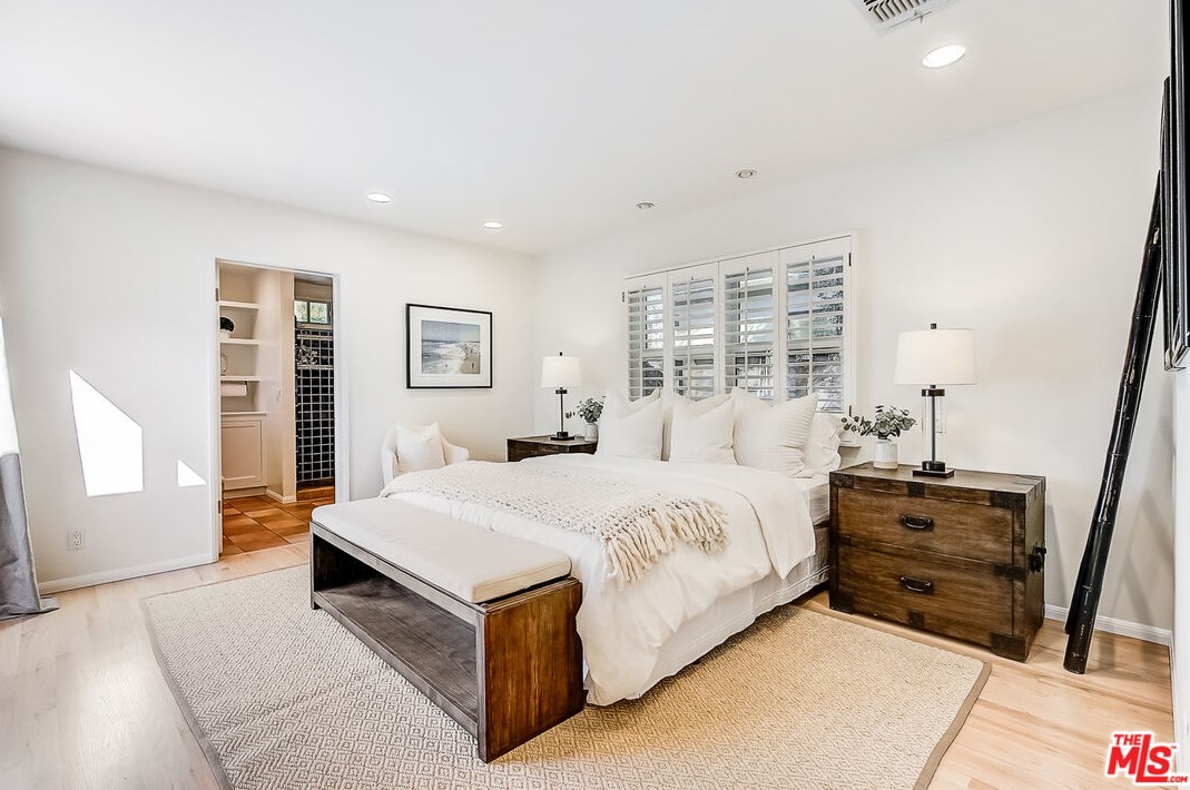 12627 Rose Ave, Los Angeles CA  90066-1519 exterior