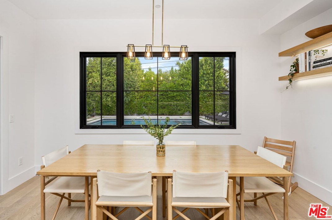 4910 Texhoma Ave, Van Nuys CA  91316-3740 exterior