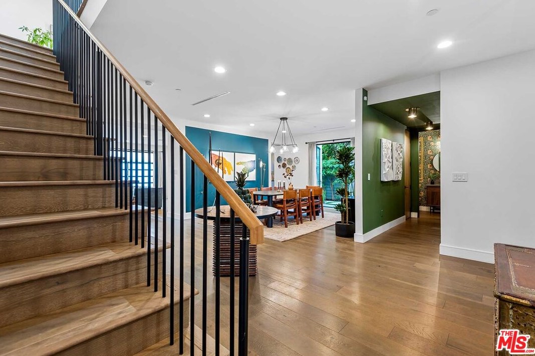 2013 Walgrove Ave, Los Angeles CA  90066-3033 exterior