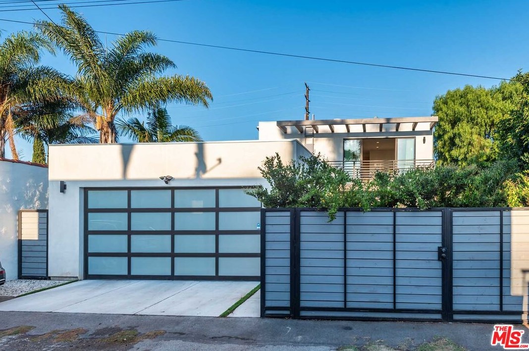 2013 Walgrove Ave, Los Angeles CA  90066-3033 exterior