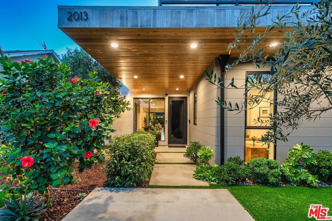 2013 Walgrove Ave, Los Angeles CA  90066-3033 exterior