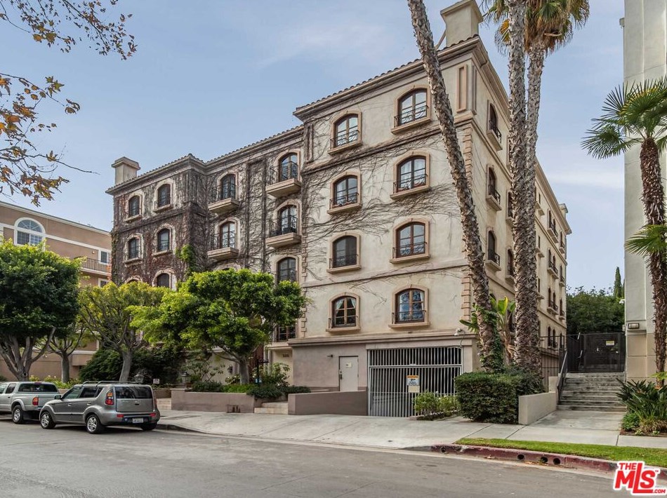 325 Swall Dr, Los Angeles CA  90048-3071 exterior