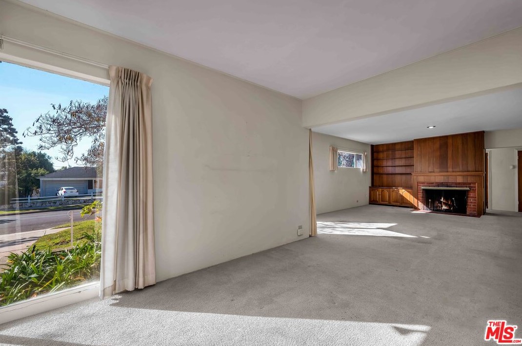 3468 Cabrillo Blvd, Los Angeles CA  90066-1504 exterior