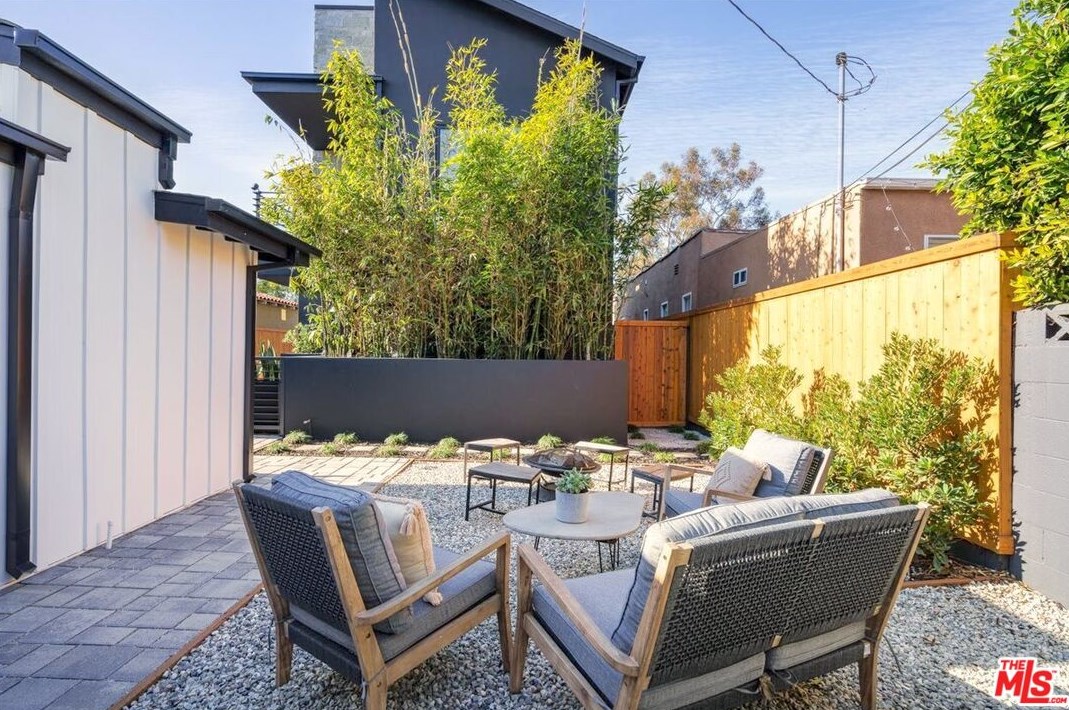 2810 Holt Ave, Los Angeles CA  90034-2511 exterior