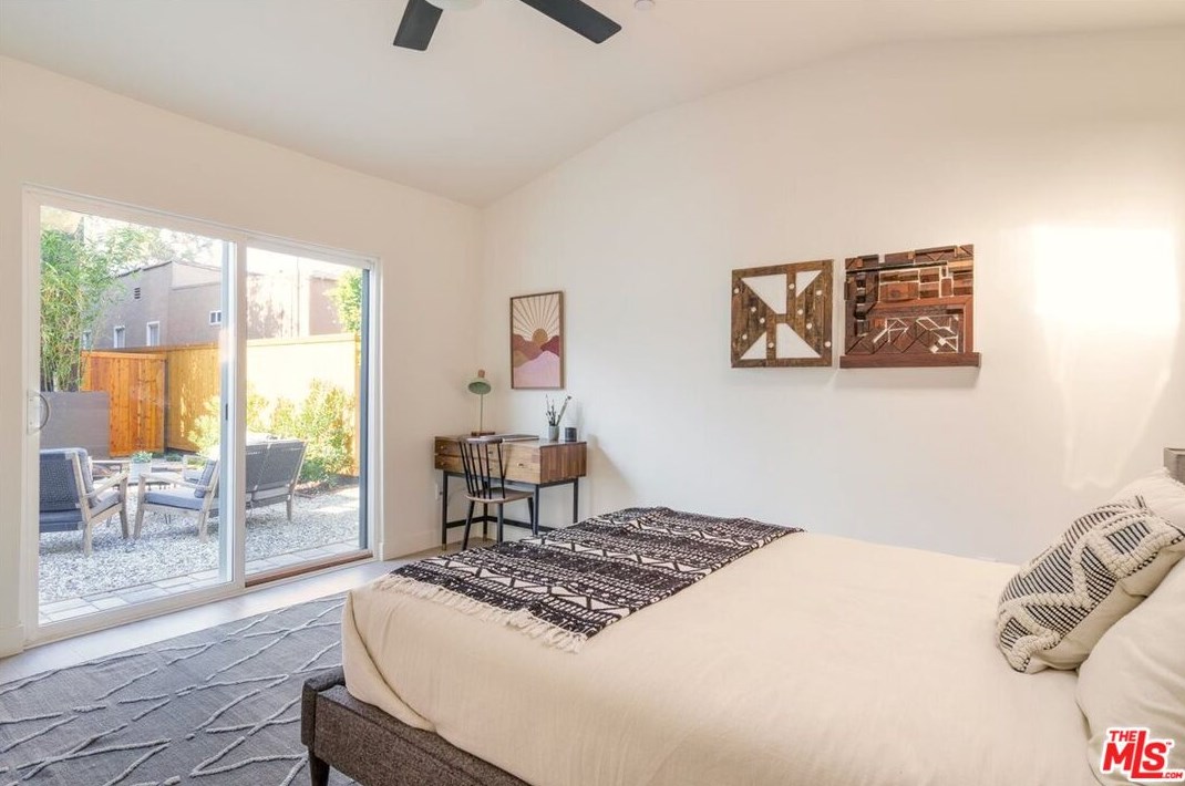 2810 Holt Ave, Los Angeles CA  90034-2511 exterior