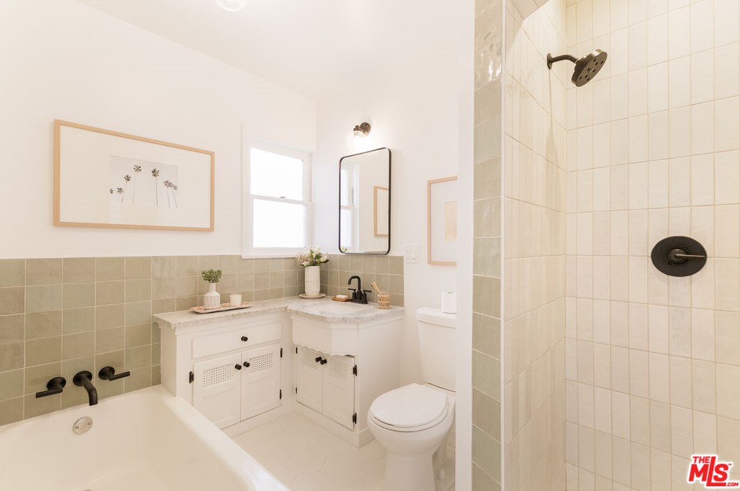445 Sierra Bonita Ave, Los Angeles CA  90036-2427 exterior