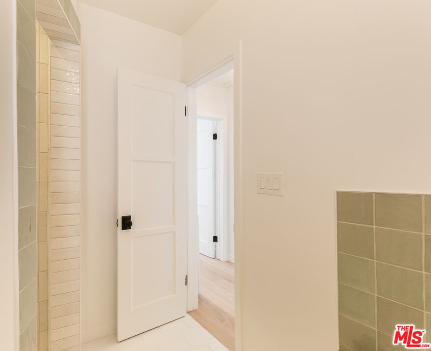 445 Sierra Bonita Ave, Los Angeles CA  90036-2427 exterior