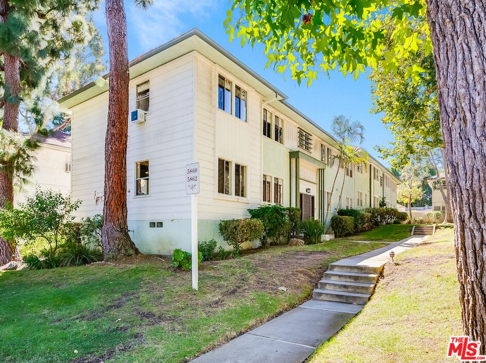 5860 Bowcroft St, Los Angeles CA  90016-4917 exterior