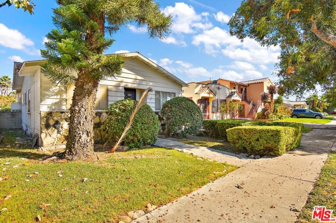2652 Palm Grove Ave, Los Angeles CA  90016-2918 exterior