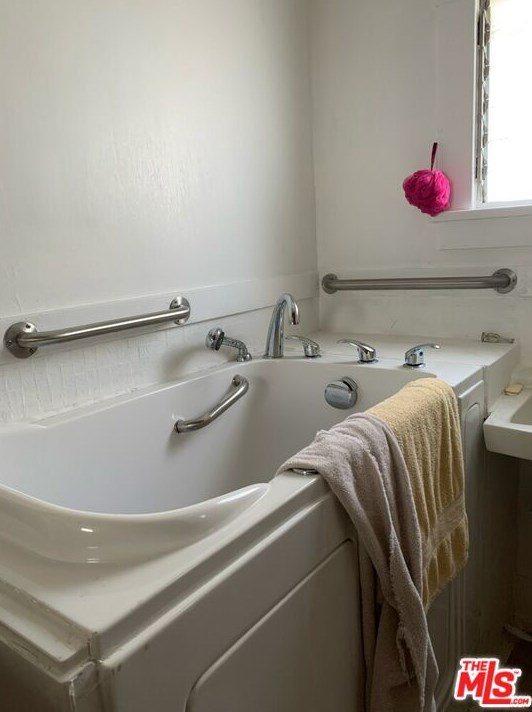 2652 Palm Grove Ave, Los Angeles CA  90016-1632 exterior