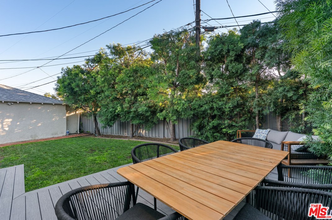 9408 Kramerwood Pl, Los Angeles CA  90034-2349 exterior