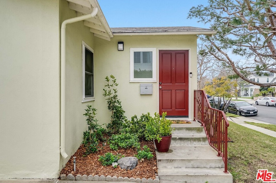 10508 Blythe Ave, Los Angeles CA  90064-3312 exterior