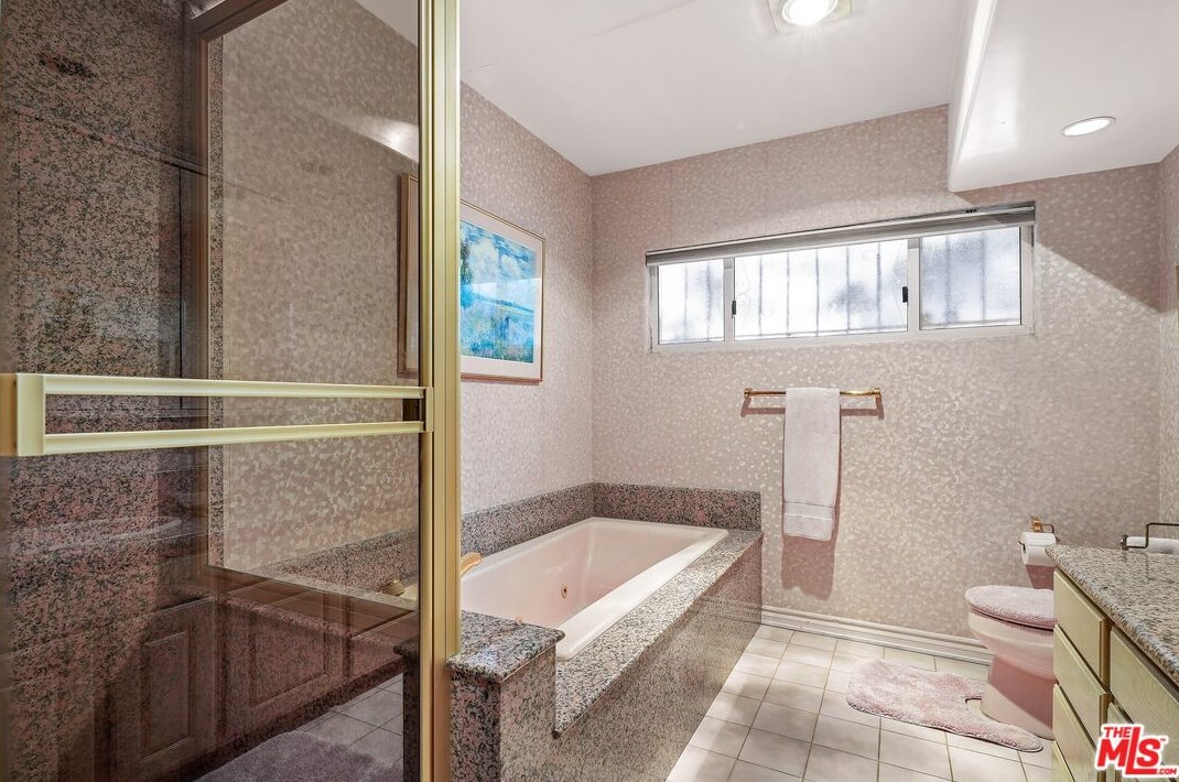 9337 Sawyer St, Los Angeles CA  90035-4101 exterior