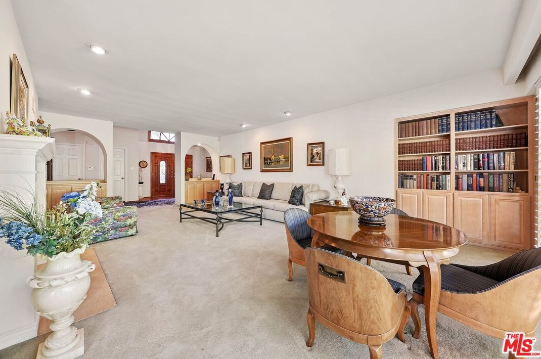 9337 Sawyer St, Los Angeles CA  90035-4101 exterior