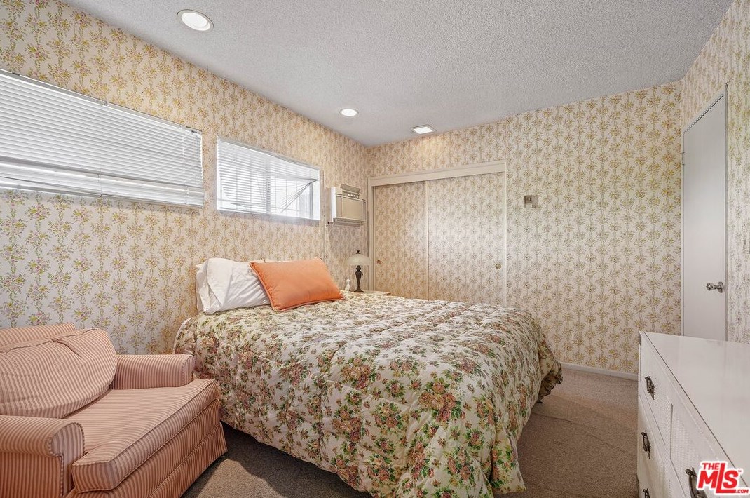 9337 Sawyer St, Los Angeles CA  90035-4101 exterior