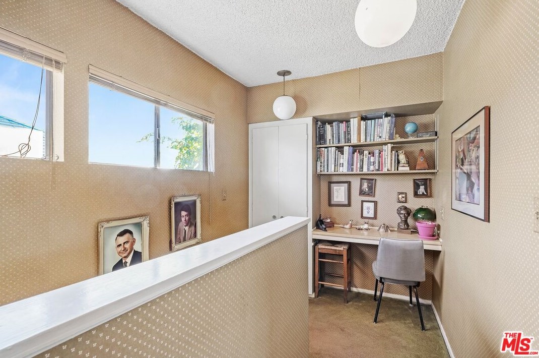 9337 Sawyer St, Los Angeles CA  90035-4101 exterior